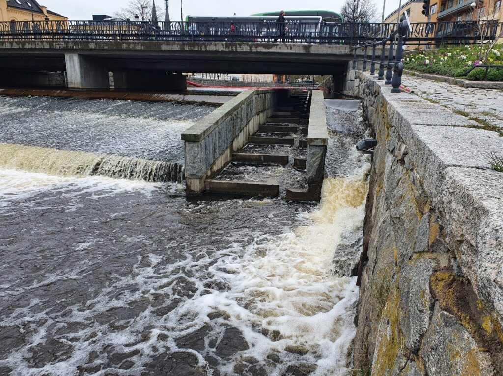 Utloppet/insteget i fiskvägen vid Islandsfallet i Uppsala. 