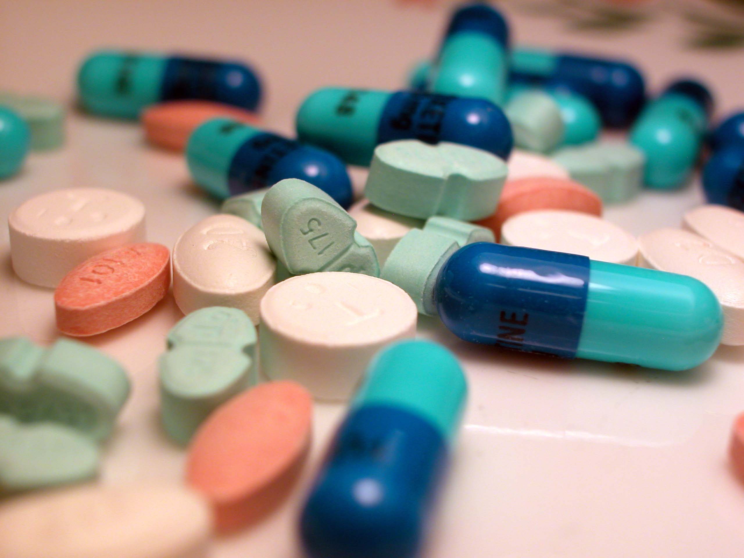 Flera färgglada tabletter.