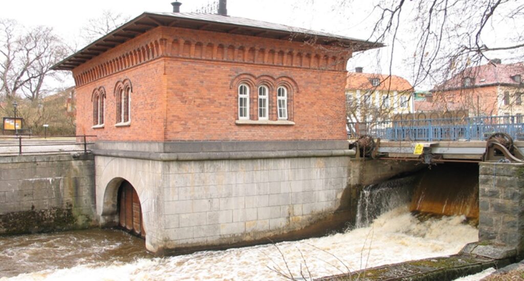 Turbinhuset vid forsen nedströms bron i Västerås